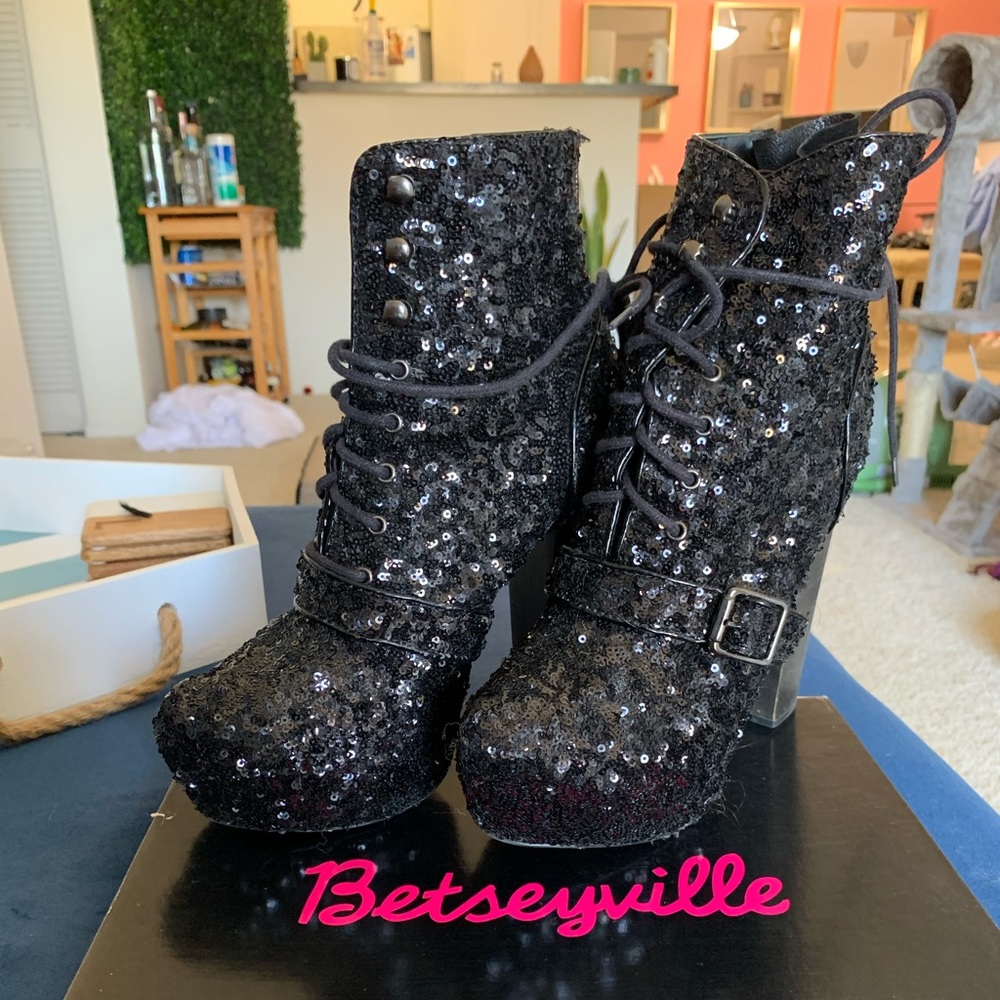 Steve Madden Lita-Style Boots